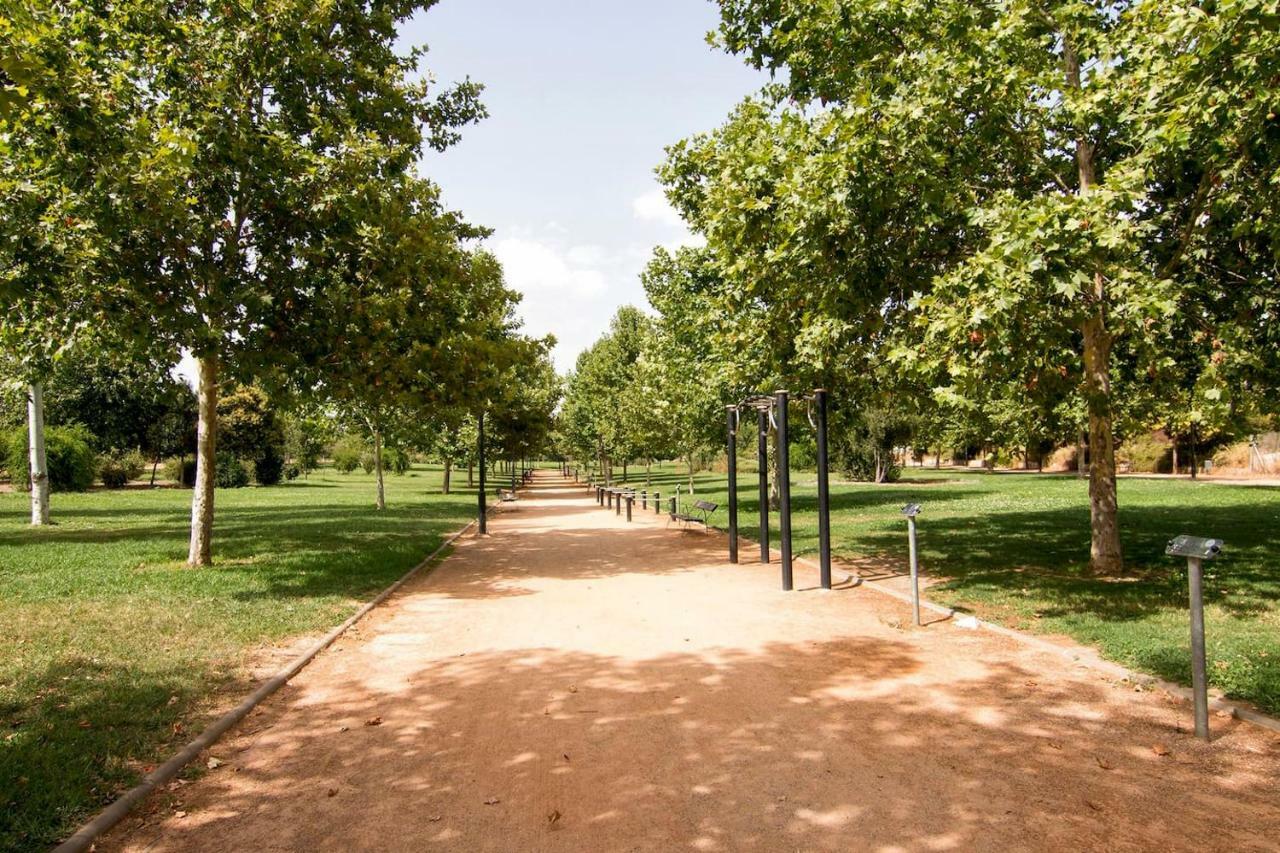Apartamento Forum-Ciencias Con Piscina, Gym & Parking Grenada Zewnętrze zdjęcie