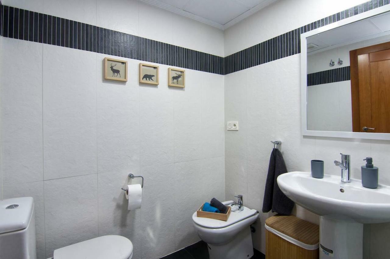 Apartamento Forum-Ciencias Con Piscina, Gym & Parking Grenada Zewnętrze zdjęcie