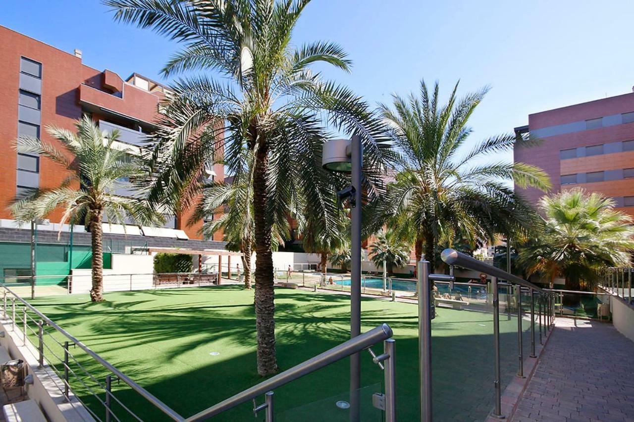 Apartamento Forum-Ciencias Con Piscina, Gym & Parking Grenada Zewnętrze zdjęcie