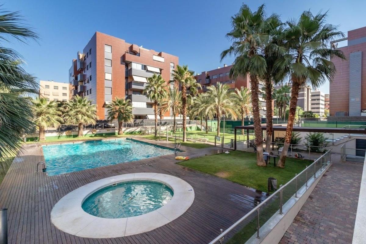 Apartamento Forum-Ciencias Con Piscina, Gym & Parking Grenada Zewnętrze zdjęcie