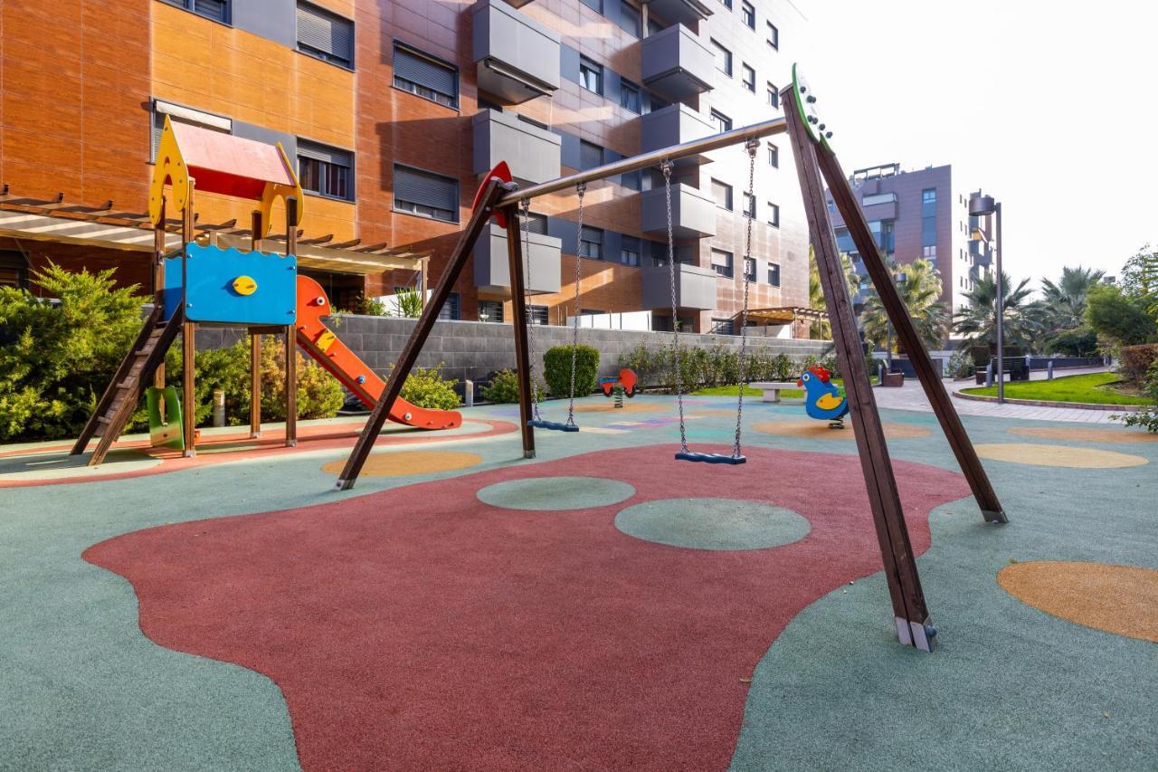 Apartamento Forum-Ciencias Con Piscina, Gym & Parking Grenada Zewnętrze zdjęcie